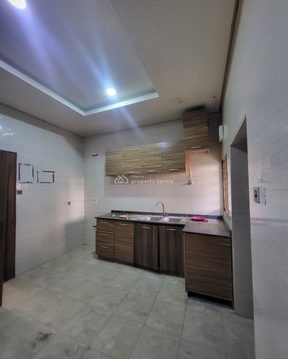 Luxurious Massive 4 Bedroom Terrace Duplex with Bq, By Amaka Plaza, Guzape District, Abuja, Flat / Apartment for Rent