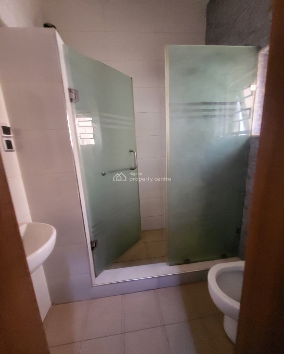 Luxurious Massive 4 Bedroom Terrace Duplex with Bq, By Amaka Plaza, Guzape District, Abuja, Flat / Apartment for Rent