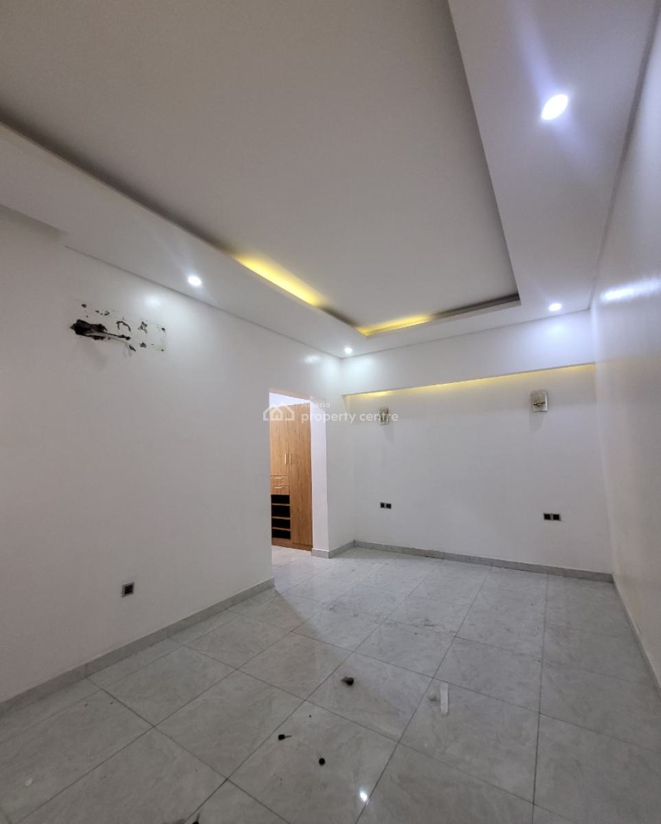 Luxurious Massive 4 Bedroom Terrace Duplex with Bq, By Amaka Plaza, Guzape District, Abuja, Flat / Apartment for Rent