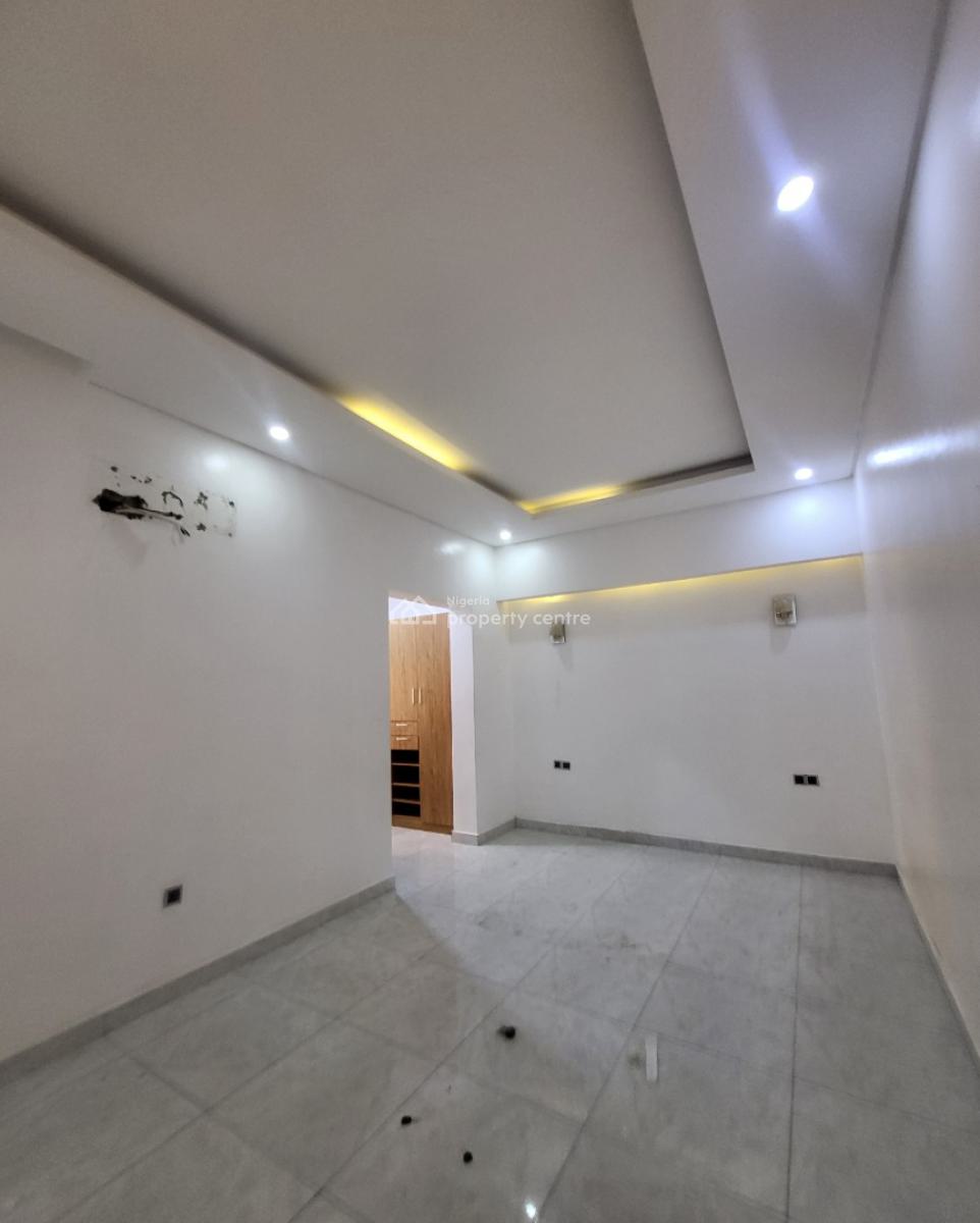 Luxurious Massive 4 Bedroom Terrace Duplex with Bq, By Amaka Plaza, Guzape District, Abuja, Flat / Apartment for Rent