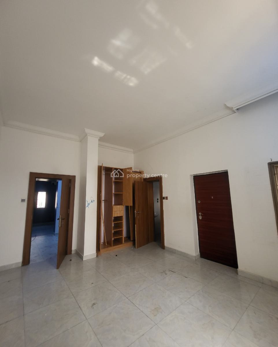 Luxurious Massive 4 Bedroom Terrace Duplex with Bq, By Amaka Plaza, Guzape District, Abuja, Flat / Apartment for Rent