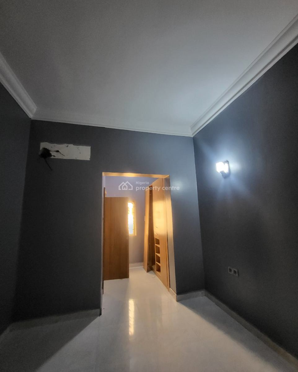 Luxurious Massive 4 Bedroom Terrace Duplex with Bq, By Amaka Plaza, Guzape District, Abuja, Flat / Apartment for Rent