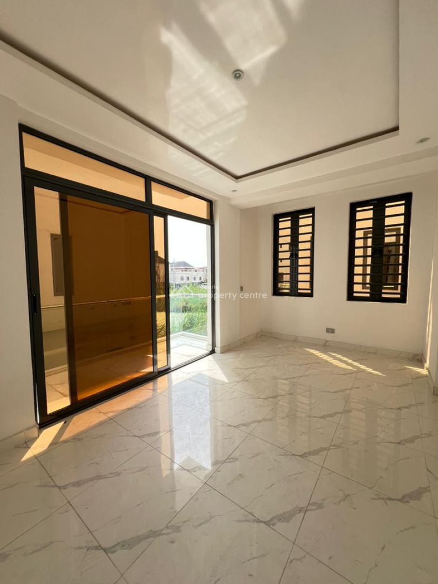 Contemporary 2 Bedroom Apartment, Lekki Phase 1, Lekki, Lagos, Flat / Apartment for Sale