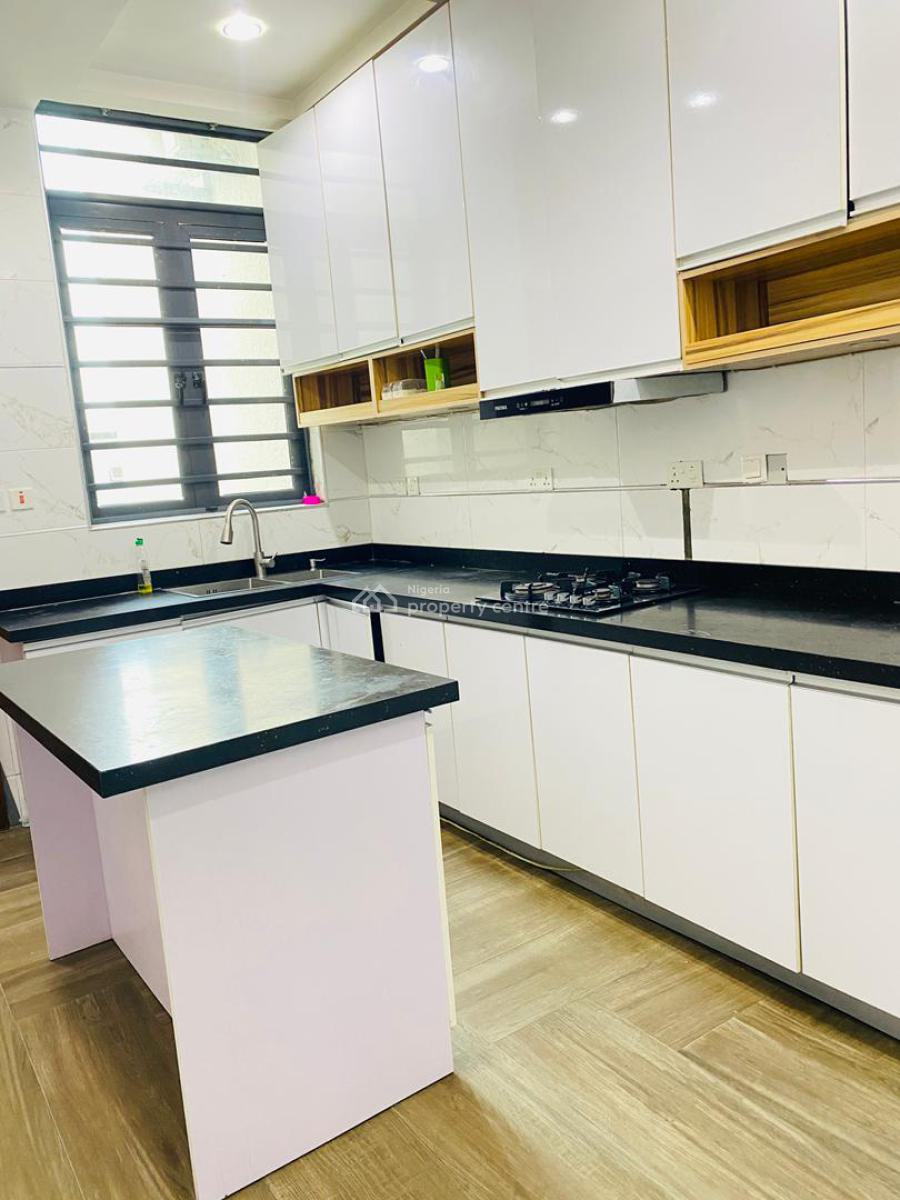 4-bedroom Terrace House with Bq & 5kva Solar Inverter, Lekki Phase 1, Lekki, Lagos, Terraced Duplex for Rent