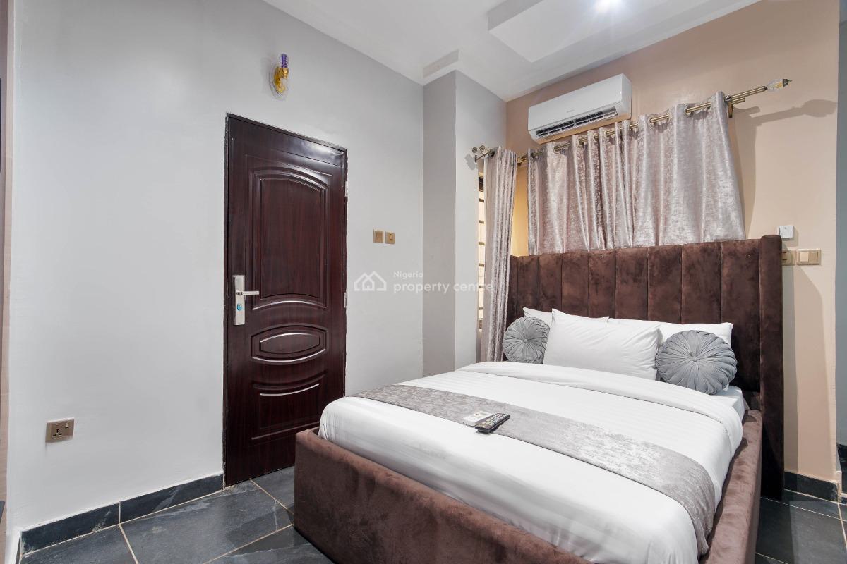Spacious 3 Bedroom Apartment, Oregun, Ikeja, Lagos, Flat / Apartment Short Let