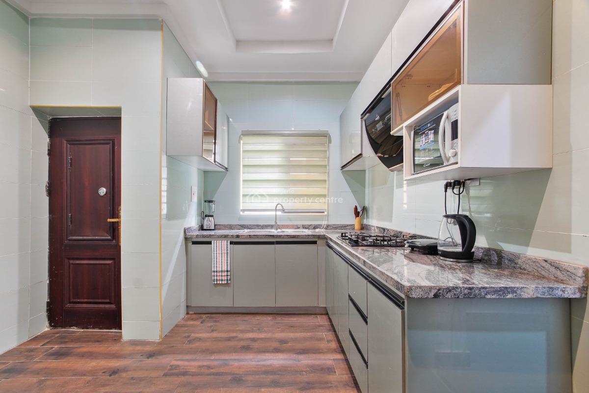 Spacious 3 Bedroom Apartment, Oregun, Ikeja, Lagos, Flat / Apartment Short Let