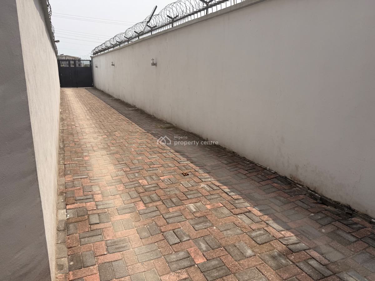 3 Bedroom Bungalow, Lekki Scheme 2 Estatev, Ilaje, Ajah, Lagos, Flat / Apartment for Rent