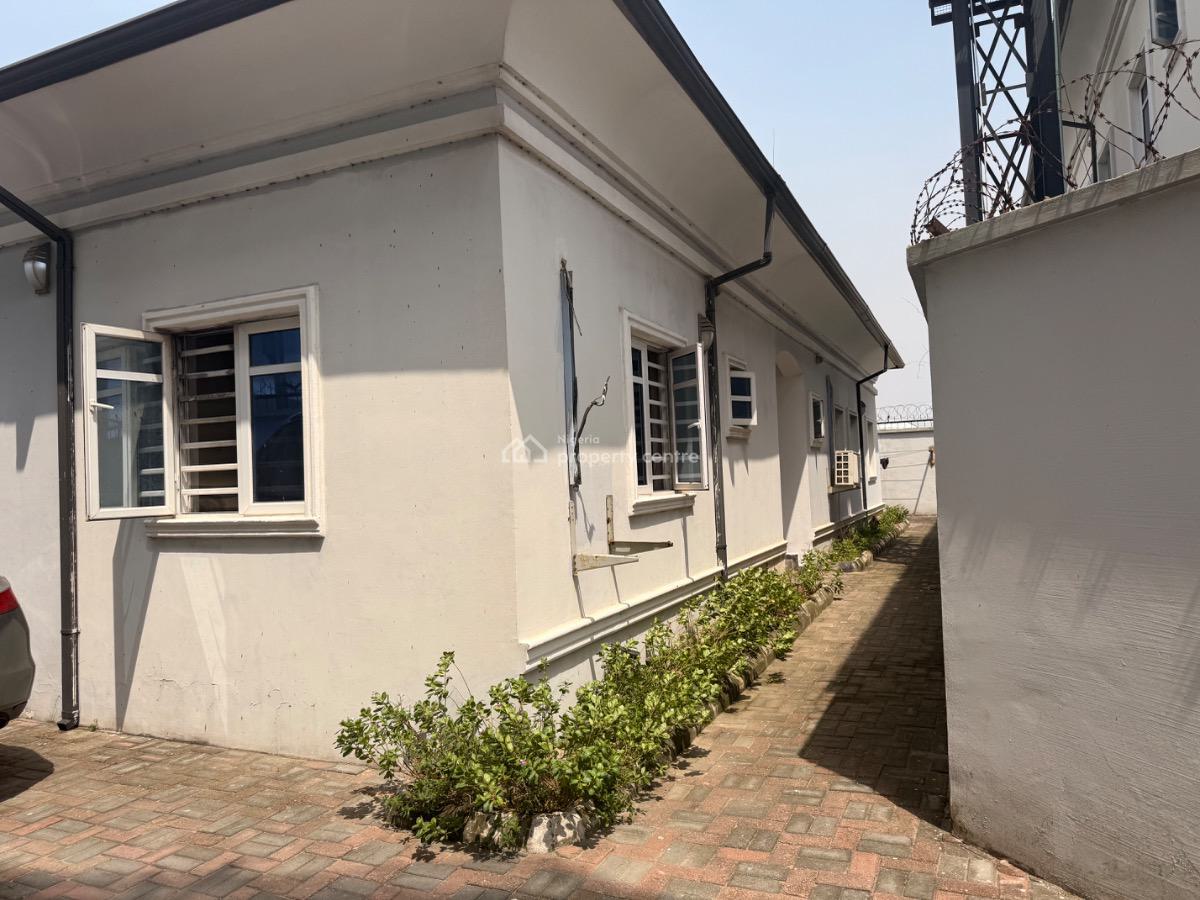 3 Bedroom Bungalow, Lekki Scheme 2 Estatev, Ilaje, Ajah, Lagos, Flat / Apartment for Rent