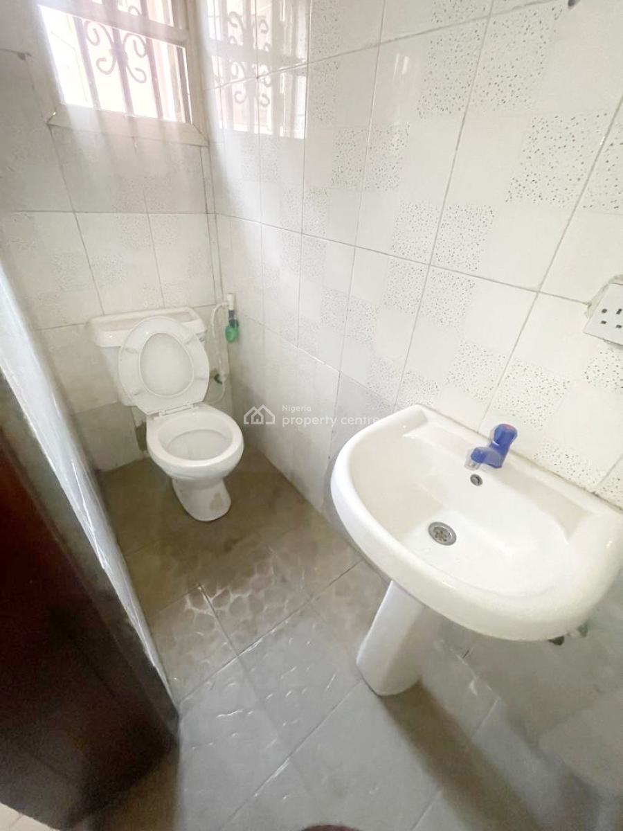 Luxury 3 Bedroom Flat, Gra Phase 1, Magodo, Lagos, Flat / Apartment for Rent