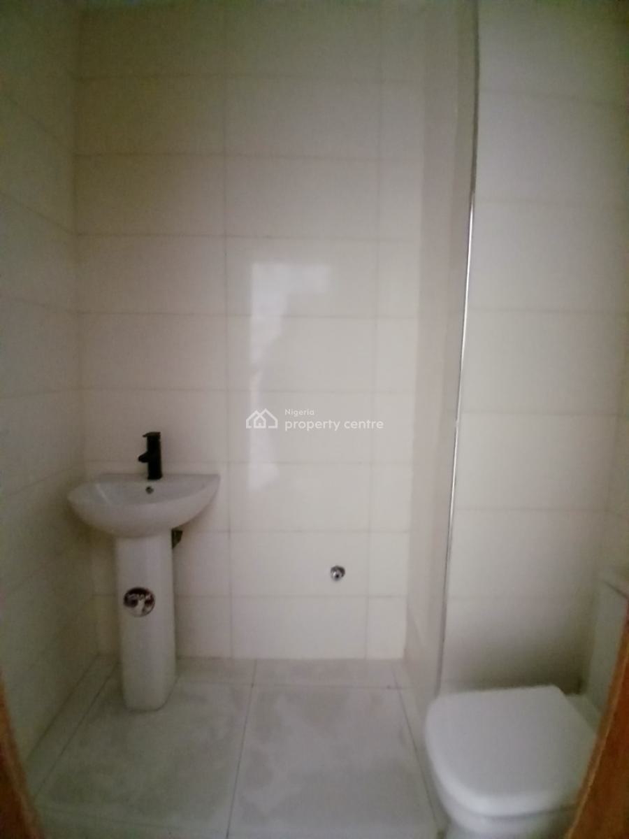 Newly Built and Serviced with 24/7 Power Supply 2 Bedroom En-suite Fla, Ikate Elegushi, Lekki, Lagos, Flat / Apartment for Rent