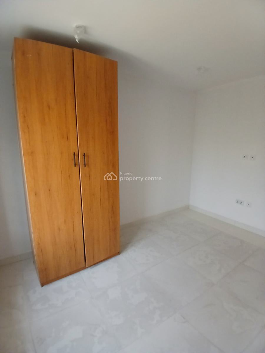 Newly Built and Serviced with 24/7 Power Supply 2 Bedroom En-suite Fla, Ikate Elegushi, Lekki, Lagos, Flat / Apartment for Rent