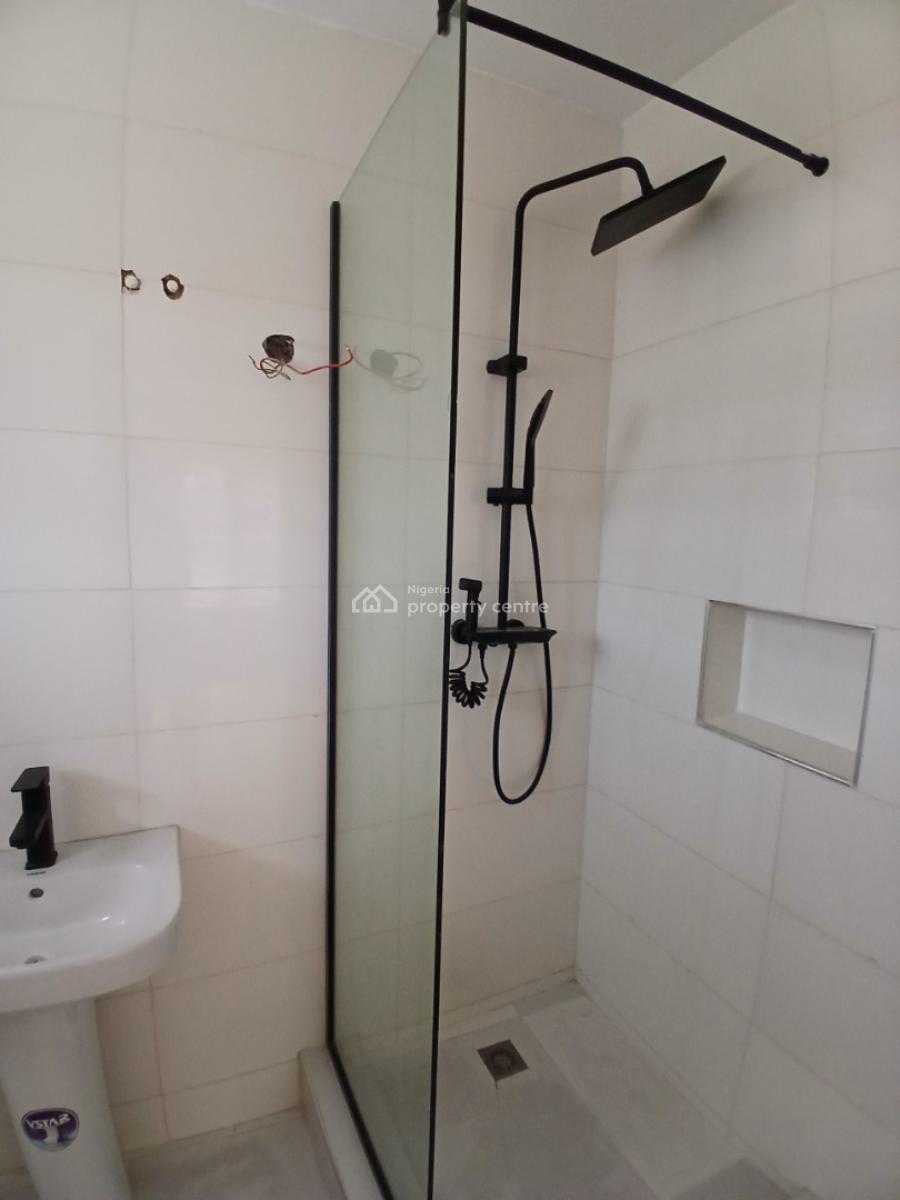 Newly Built and Serviced with 24/7 Power Supply 2 Bedroom En-suite Fla, Ikate Elegushi, Lekki, Lagos, Flat / Apartment for Rent