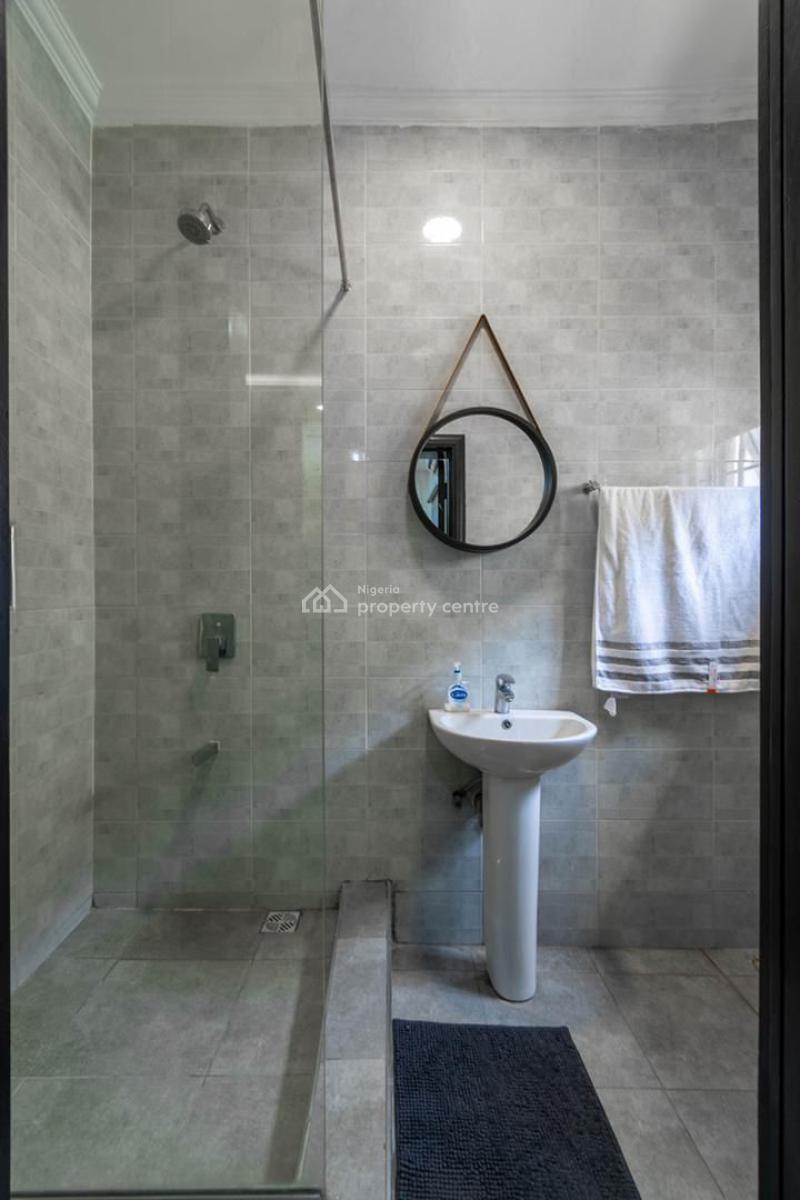 Luxury 1 Bedroom Apartment with Housekeeping and En-suite Rooms, Comfy, Lekki Phase 1, Lekki, Lagos, Flat / Apartment Short Let