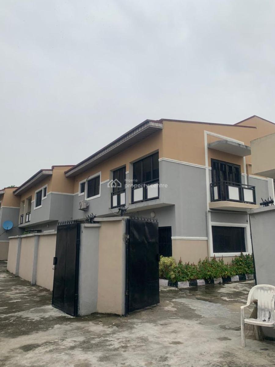 Well Maintained 2 Bedroom Flat, Lekki Phase 1, Lekki, Lagos, Flat / Apartment for Rent