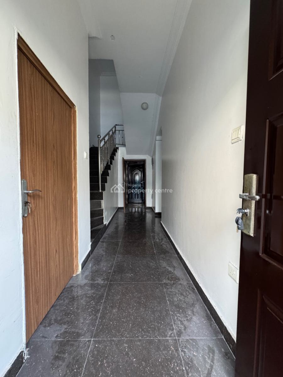 Sharp and Well Maintained 2  Bedroom Terrace Duplex, Lekki Phase 1, Lekki, Lagos, Terraced Duplex for Rent