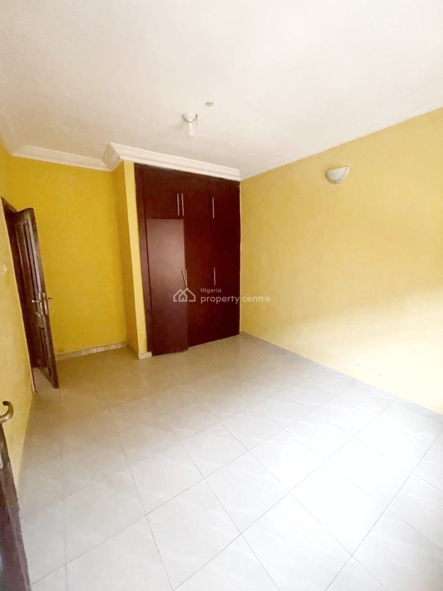 a Well Maintained Spacious 3 Bedroom Flat, Gra Phase 1, Magodo, Lagos, Flat / Apartment for Rent