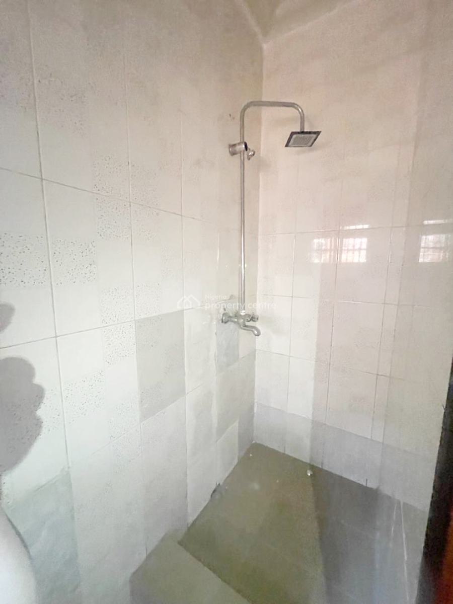 a Well Maintained Spacious 3 Bedroom Flat, Gra Phase 1, Magodo, Lagos, Flat / Apartment for Rent