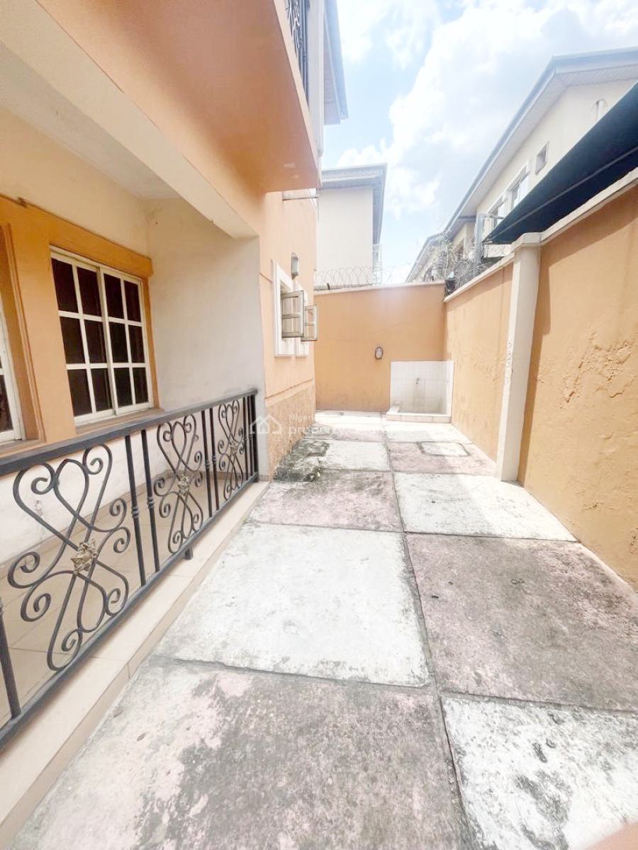 a Well Maintained Spacious 3 Bedroom Flat, Gra Phase 1, Magodo, Lagos, Flat / Apartment for Rent