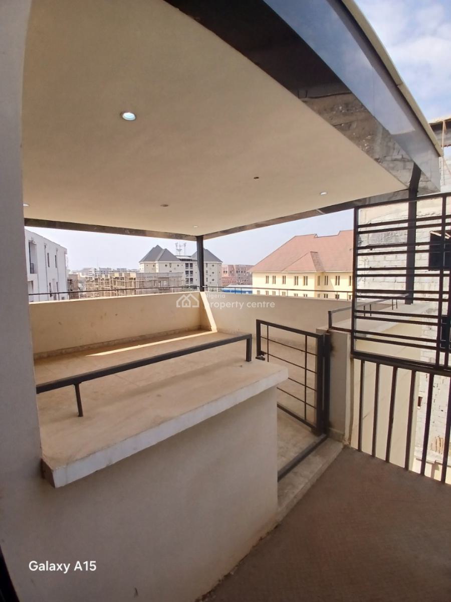 4 Bedrooms Paint House & Massive Kitchen, Living Room & Family Lounge, Mabushi, Abuja, Terraced Duplex for Rent