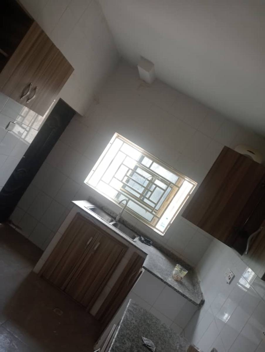 Standard and Spacious 2bedrooms on a Tarred Road, Fo1 Layout, Kubwa, Abuja, Flat / Apartment for Rent