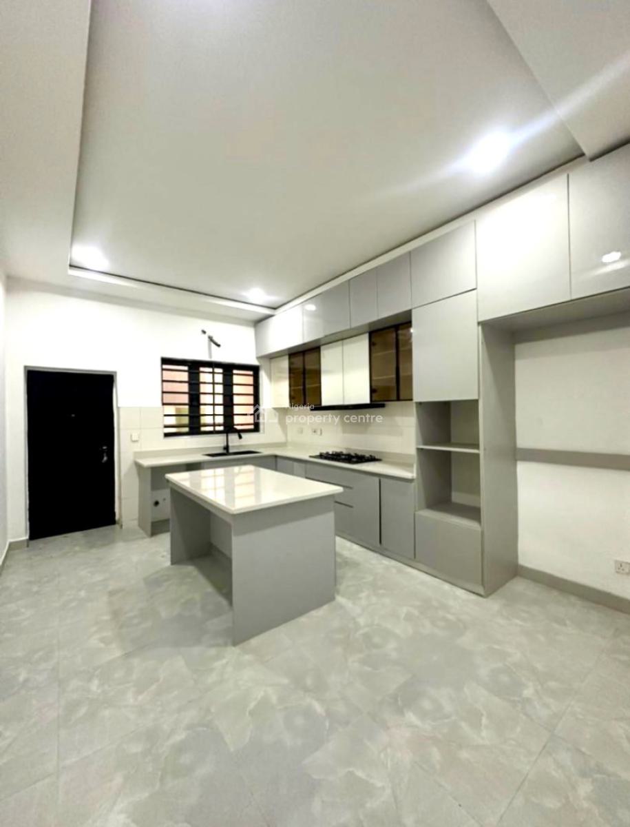 Luxury and Spacious 3 Bedroom Apartment with 24hrs Light,elevator & Bq, Lekki Right, Lekki, Lagos, Flat / Apartment for Rent