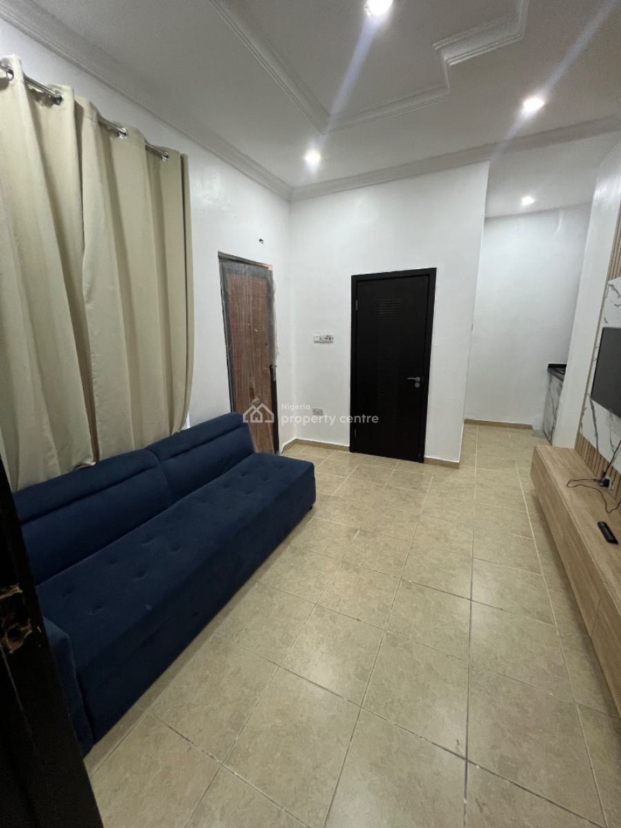 Partly Furnished and Fully Serviced Room & Parlour in Osapa London, Osapa London Estate, Osapa, Lekki, Lagos, Mini Flat (room and Parlour) for Rent