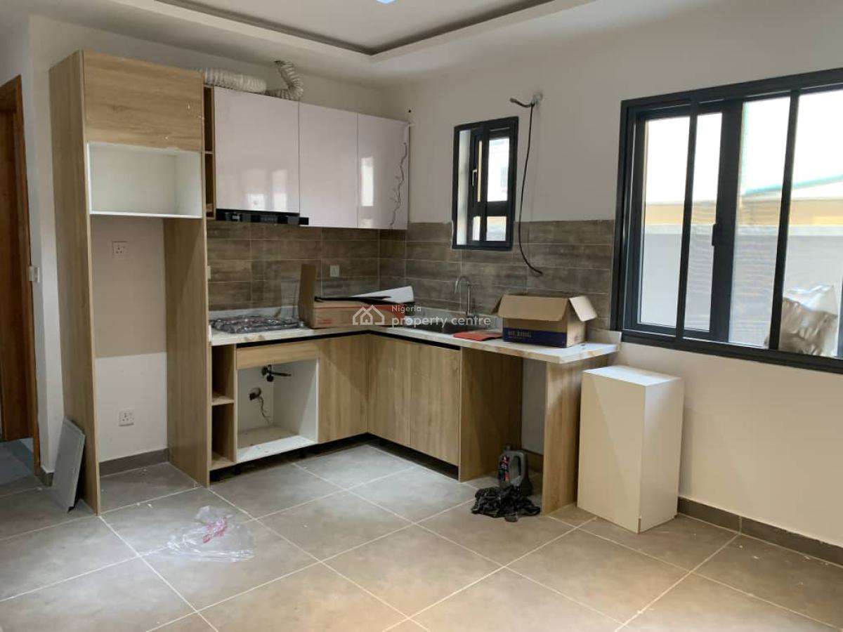 Spacious 1 Bedroom Fully Serviced with 24 Hours Light , Gym and Pool, Ologolo Lekki, Ologolo, Lekki, Lagos, Mini Flat (room and Parlour) for Rent