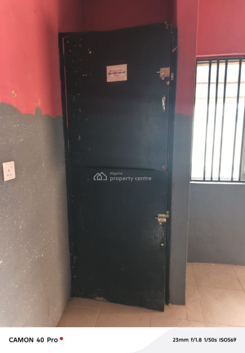 a Room Self Contain, Fola Agoro, Yaba, Lagos, Self Contain (single Rooms) for Rent