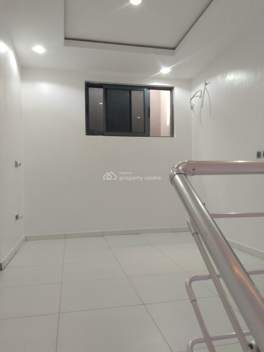 Very Spacious and Newly Out 3 Bedrooms Terraced Duplex with Bq, Mobil Road, Ilaje, Ajah, Lagos, Terraced Duplex for Rent