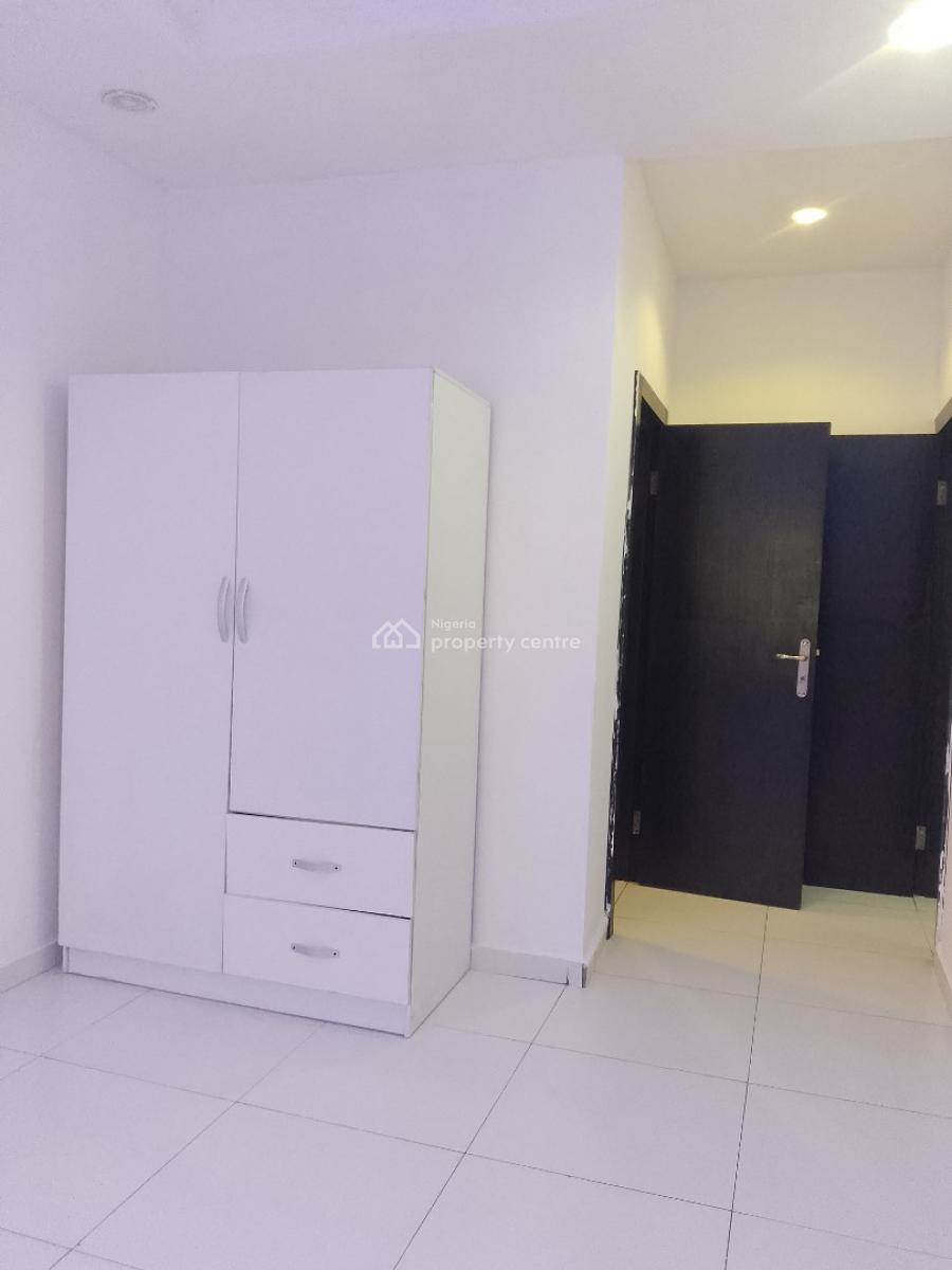 Very Spacious and Newly Out 3 Bedrooms Terraced Duplex with Bq, Mobil Road, Ilaje, Ajah, Lagos, Terraced Duplex for Rent