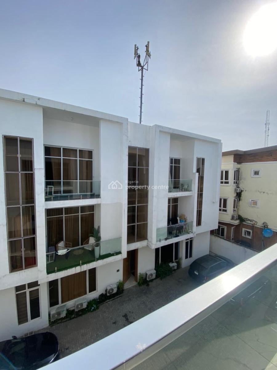 Fully Serviced 2 Bedroom Apartment Upstairs with 24 Housrs Power, Spg, Ologolo, Lekki, Lagos, Flat / Apartment for Rent