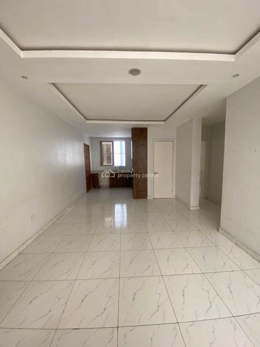 Fully Serviced 2 Bedroom Apartment Upstairs with 24 Housrs Power, Spg, Ologolo, Lekki, Lagos, Flat / Apartment for Rent