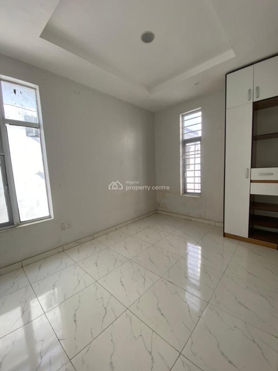 Fully Serviced 2 Bedroom Apartment Upstairs with 24 Housrs Power, Spg, Ologolo, Lekki, Lagos, Flat / Apartment for Rent