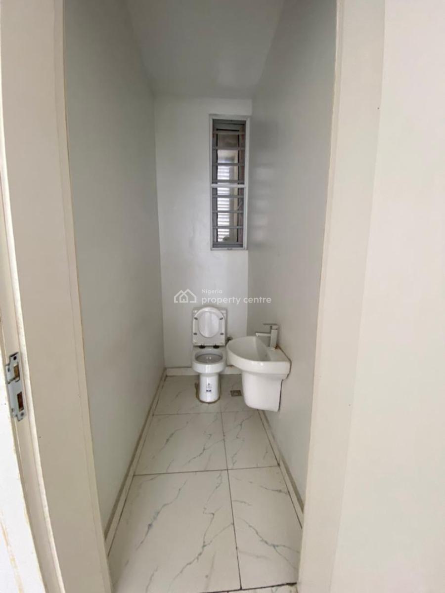 Fully Serviced 2 Bedroom Apartment Upstairs with 24 Housrs Power, Spg, Ologolo, Lekki, Lagos, Flat / Apartment for Rent