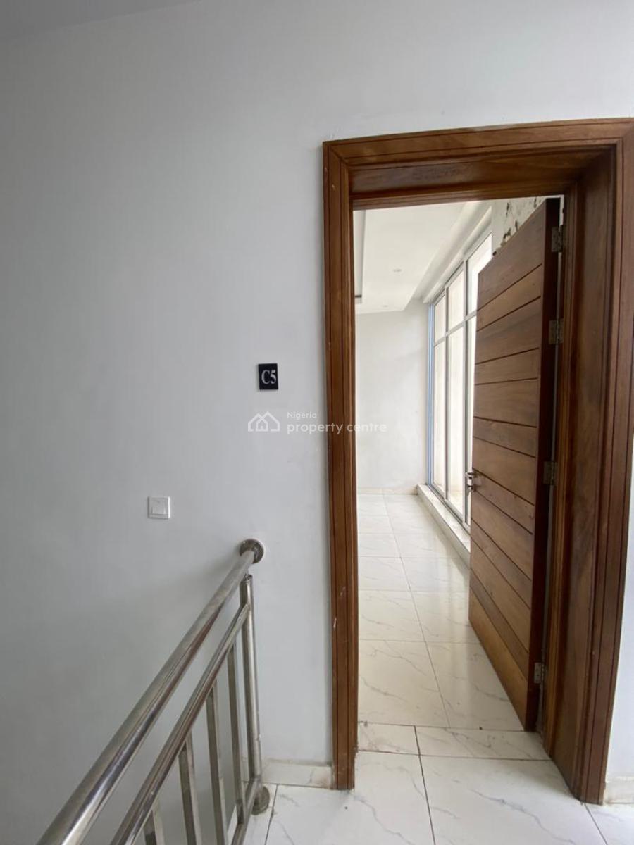 Fully Serviced 2 Bedroom Apartment Upstairs with 24 Housrs Power, Spg, Ologolo, Lekki, Lagos, Flat / Apartment for Rent