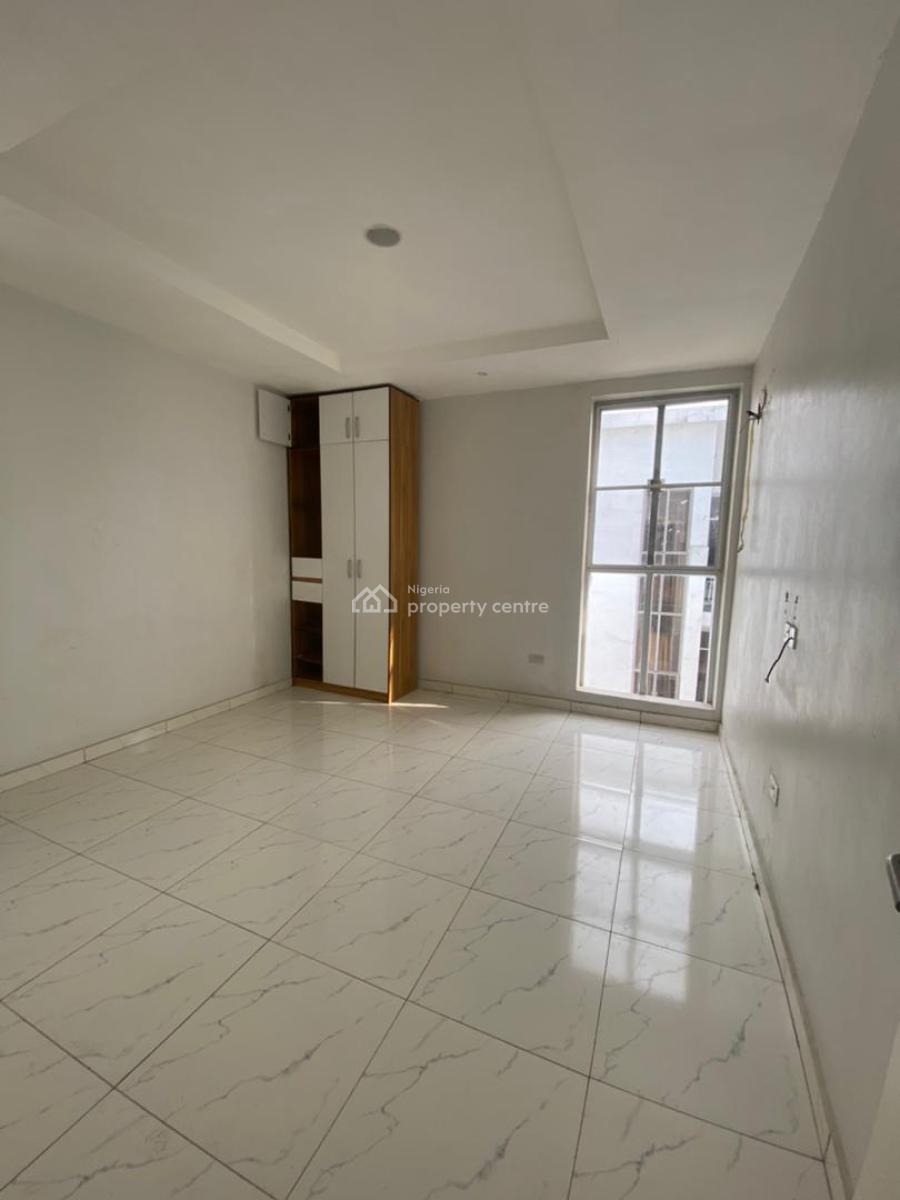 Fully Serviced 2 Bedroom Apartment Upstairs with 24 Housrs Power, Spg, Ologolo, Lekki, Lagos, Flat / Apartment for Rent