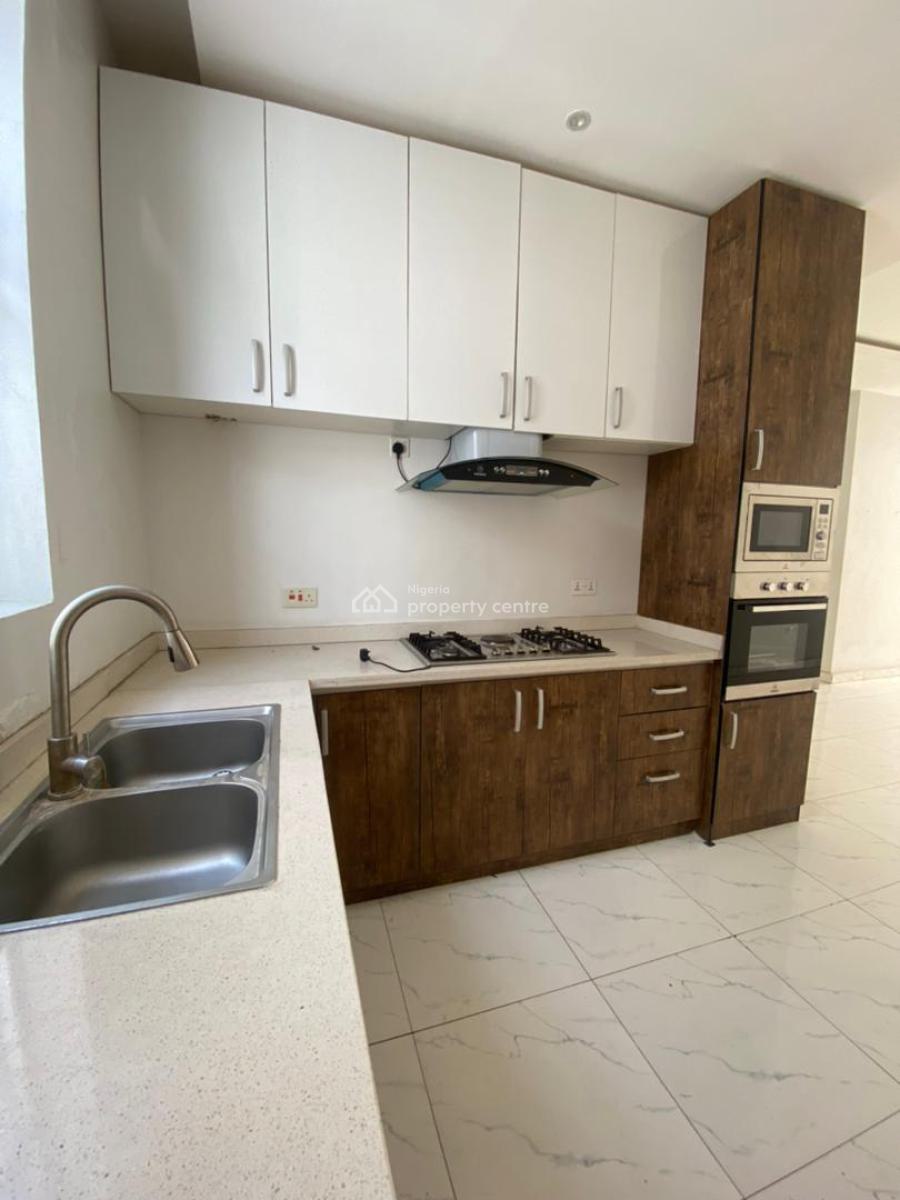 Fully Serviced 2 Bedroom Apartment Upstairs with 24 Housrs Power, Spg, Ologolo, Lekki, Lagos, Flat / Apartment for Rent