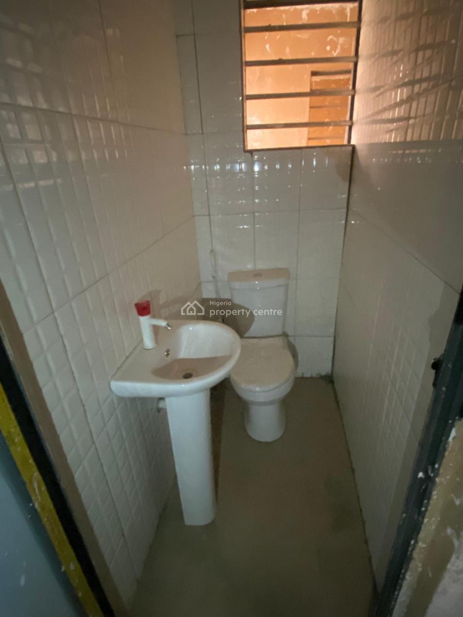 Newly Built 2 Bedroom Flat Upstairs, Gra Phase 1, Magodo, Lagos, Flat / Apartment for Rent