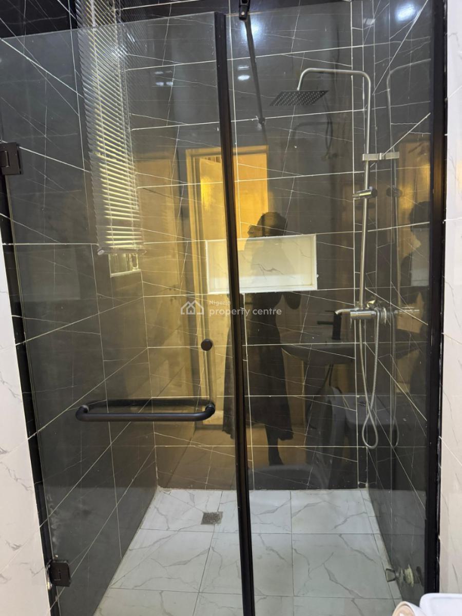 Brand New Luxury & Spacious 1 Bedroom with Cinema , Ps5 , Gym and Pool, Mathew Osamwen Estate, Ologolo, Lekki, Lagos, Flat / Apartment Short Let