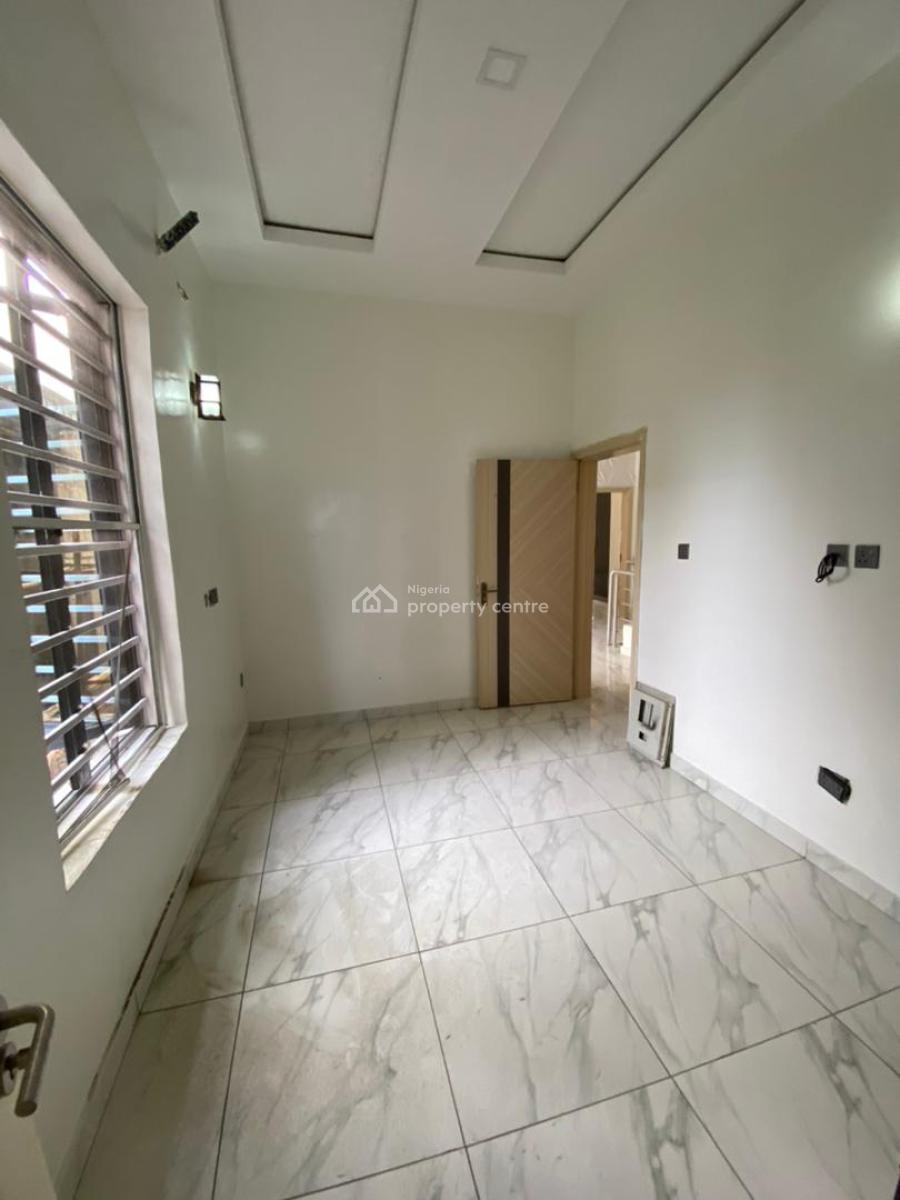 Self Contain Room Upstairs in a Shared Duplex Sharing Kitchen Only, Lekki Conservation Center 2nd Tollgate, Lekki, Lagos, Self Contain (single Rooms) for Rent