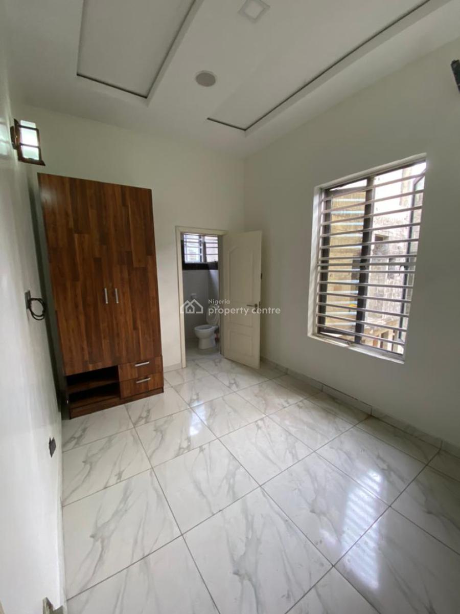 Self Contain Room Upstairs in a Shared Duplex Sharing Kitchen Only, Lekki Conservation Center 2nd Tollgate, Lekki, Lagos, Self Contain (single Rooms) for Rent