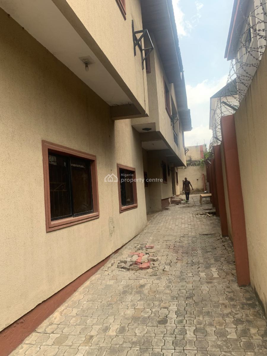 Massive 5 Bedroom Duplex with Bq, Gra Phase 2, Magodo, Lagos, Detached Duplex for Rent