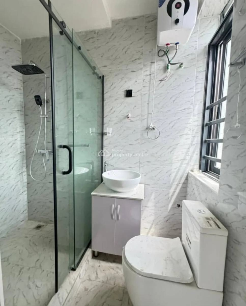 Serviced with 24/7 Power Supply 3 Bedroom En-suite Flat, Victoria Island (vi), Lagos, Flat / Apartment for Rent