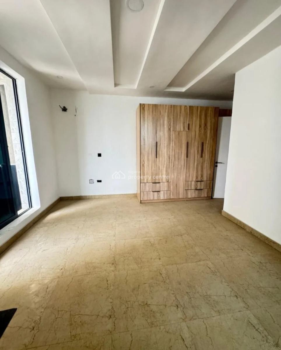 Serviced with 24/7 Power Supply 3 Bedroom En-suite Flat, Victoria Island (vi), Lagos, Flat / Apartment for Rent