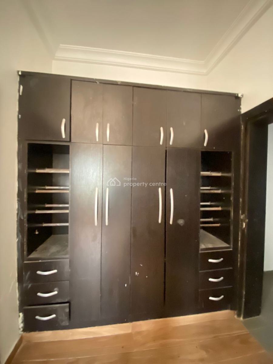 Spacious 3 Bedroom Apartment Upstairs, Agungi, Lekki, Lagos, Flat / Apartment for Rent