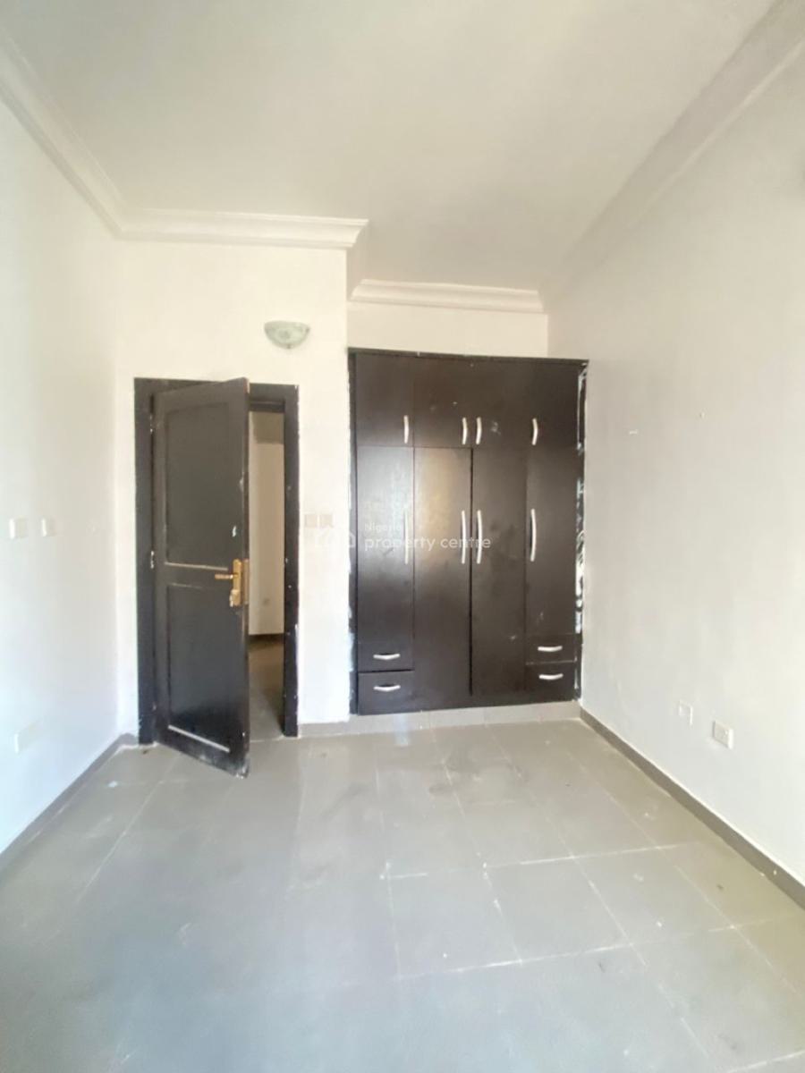 Spacious 3 Bedroom Apartment Upstairs, Agungi, Lekki, Lagos, Flat / Apartment for Rent