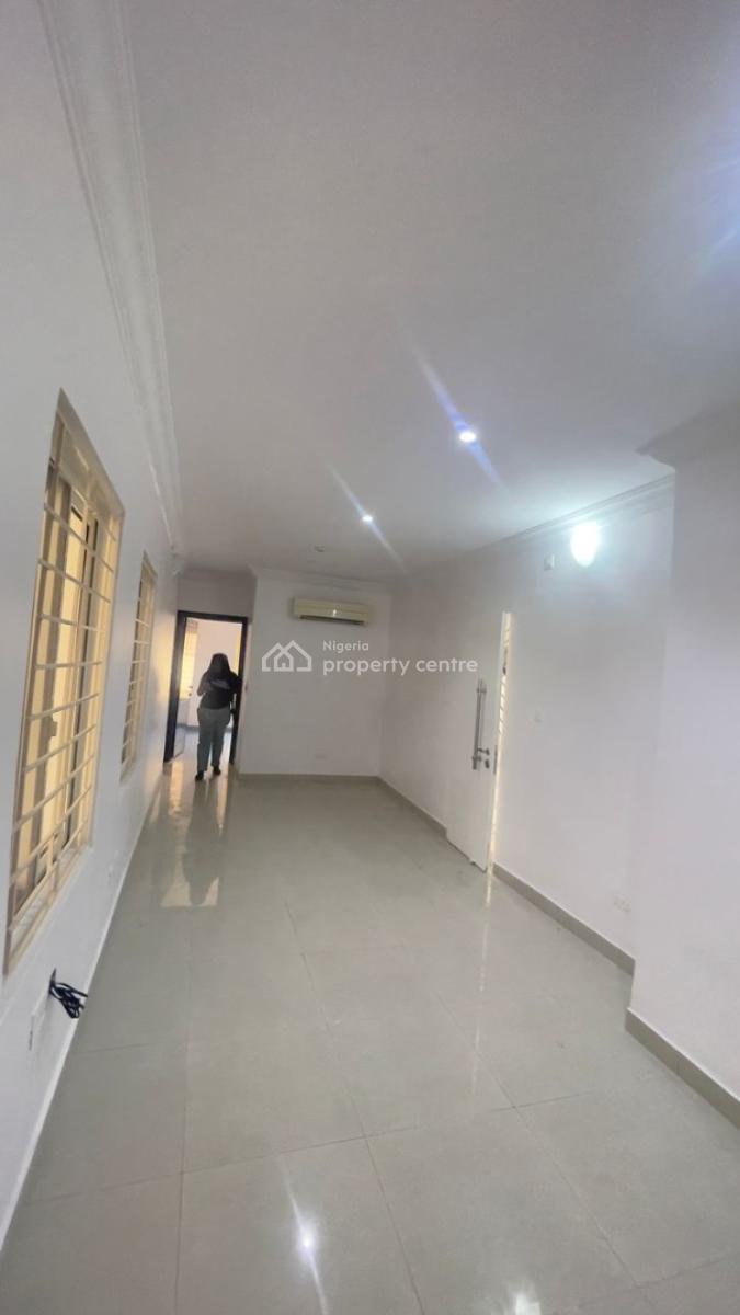 Clean & Spacious 1-bedroom Apartment with 20 Hours Power Supply, Oniru, Victoria Island (vi), Lagos, Flat / Apartment for Rent