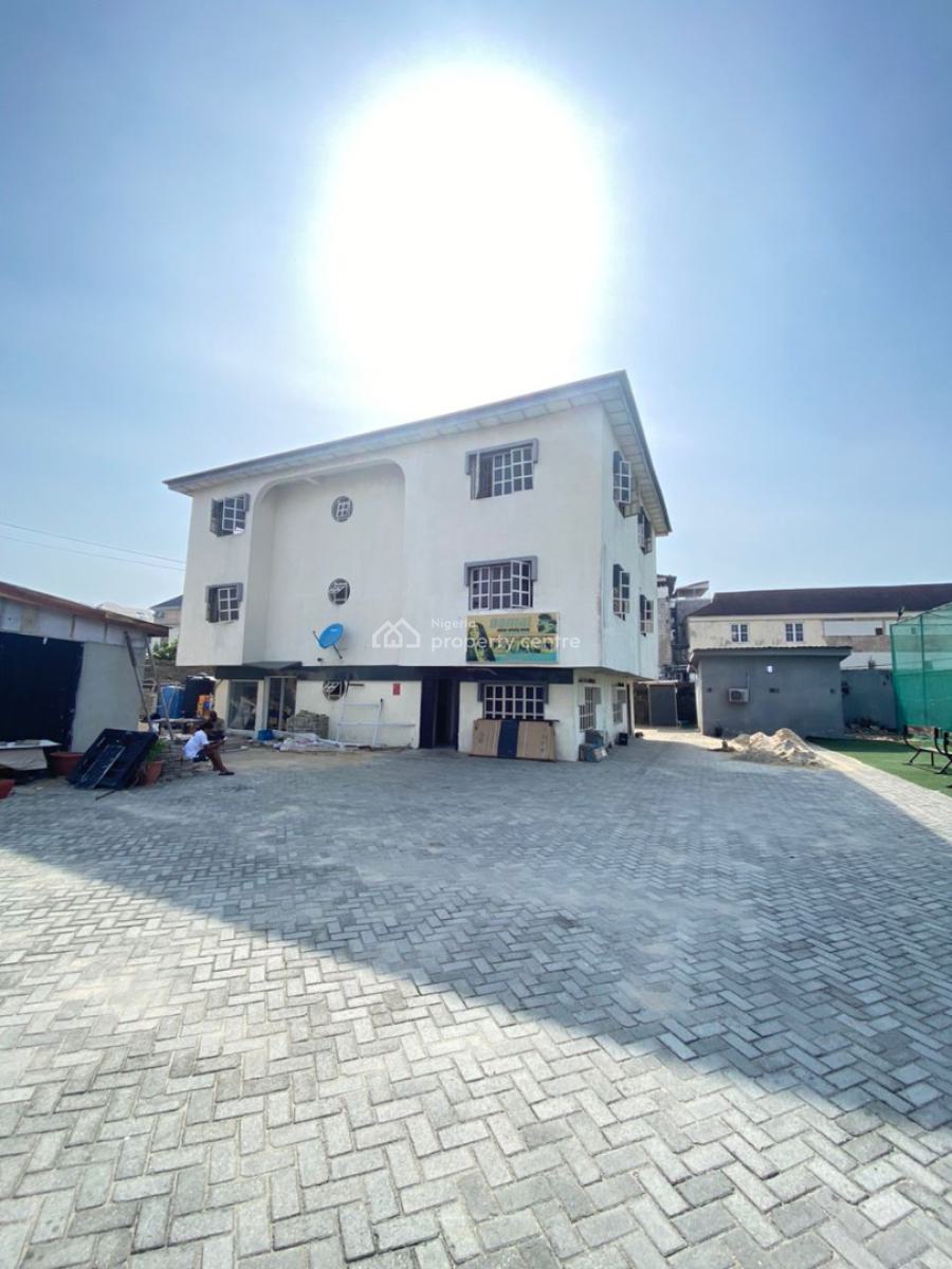 120 Square Metre Space Upstairs, Ologolo, Lekki, Lagos, Flat / Apartment for Rent