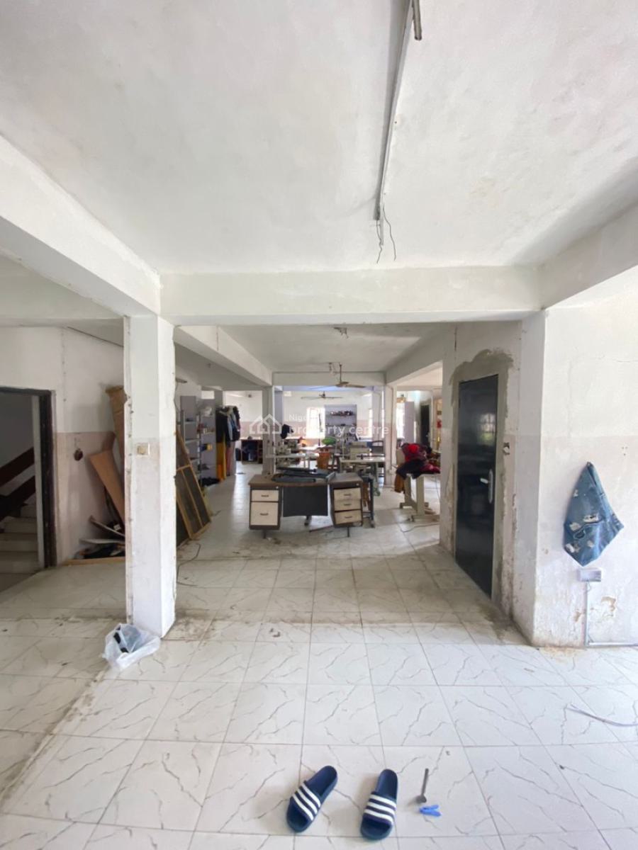 120 Square Metre Space Upstairs, Ologolo, Lekki, Lagos, Flat / Apartment for Rent