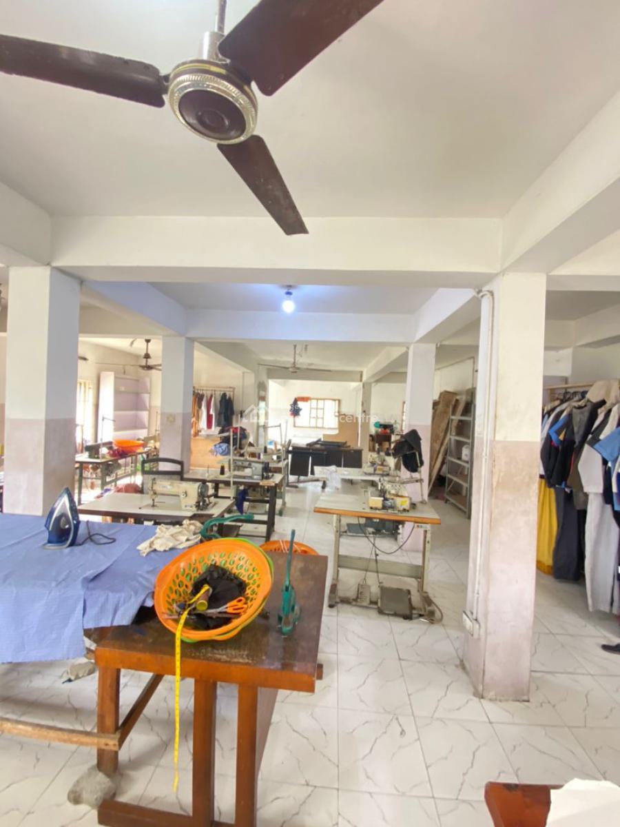 120 Square Metre Space Upstairs, Ologolo, Lekki, Lagos, Flat / Apartment for Rent